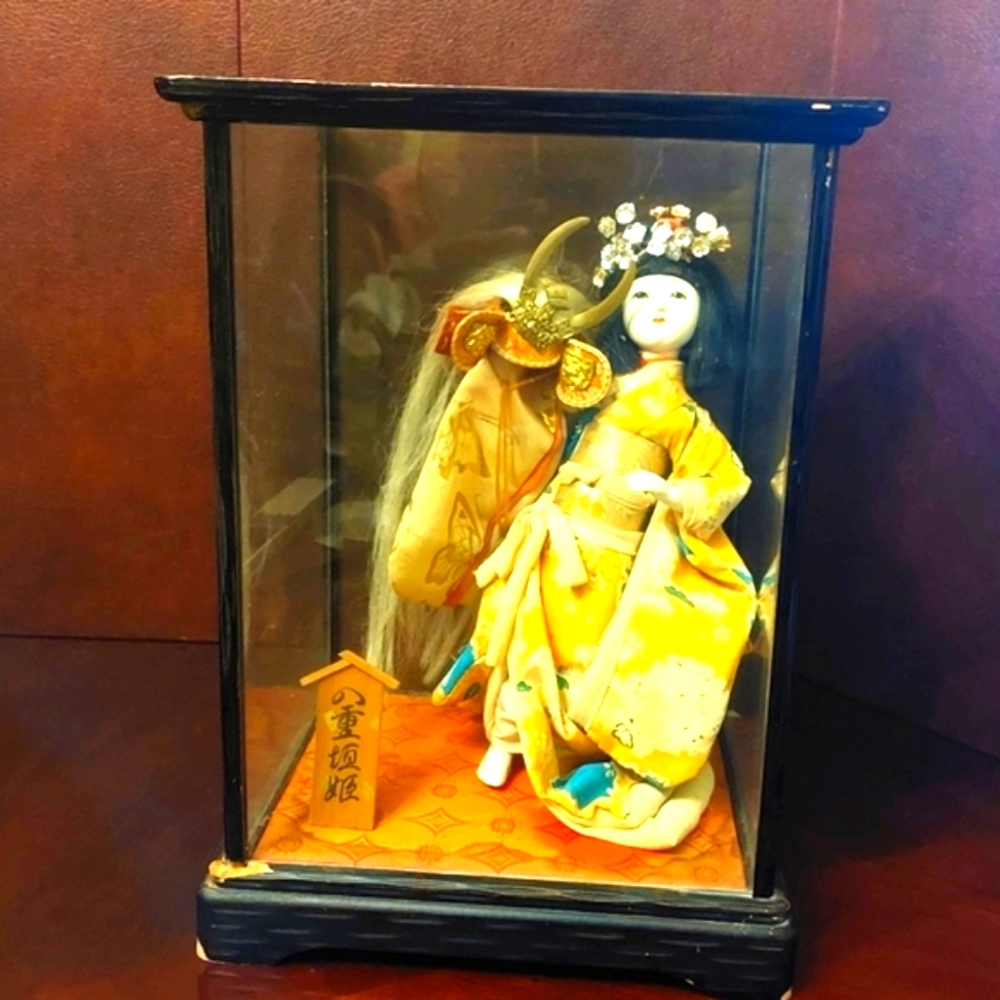 Japanese Glass Case Display Vintage Geisha Doll In Kimono Dress Mixed Materials
